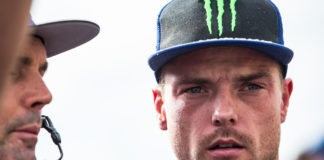 Alex Lowes (right).