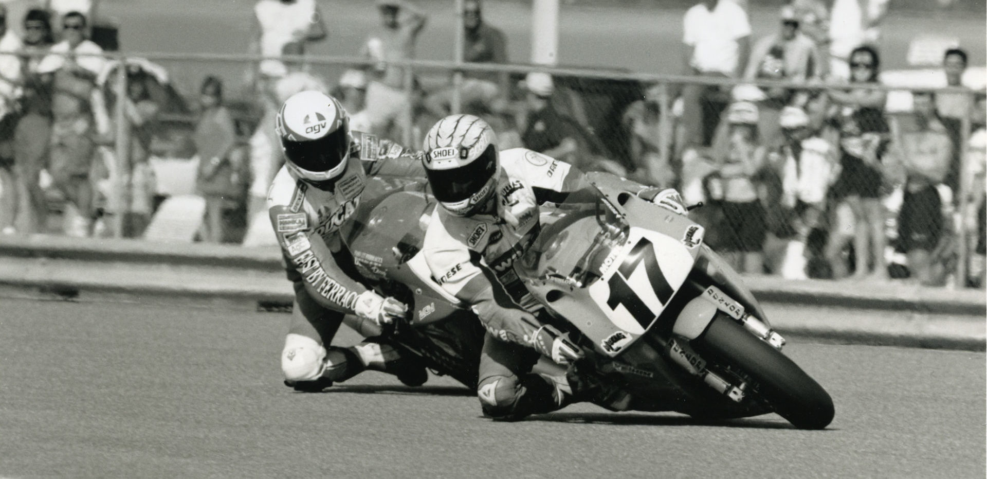 Scott Russell (17) leads on his way to his first Daytona 200 win in 1992. Russell will be a featured instructor at the Team Hammer Advanced Riding School on October 18, 2019. Photo by John Flory.