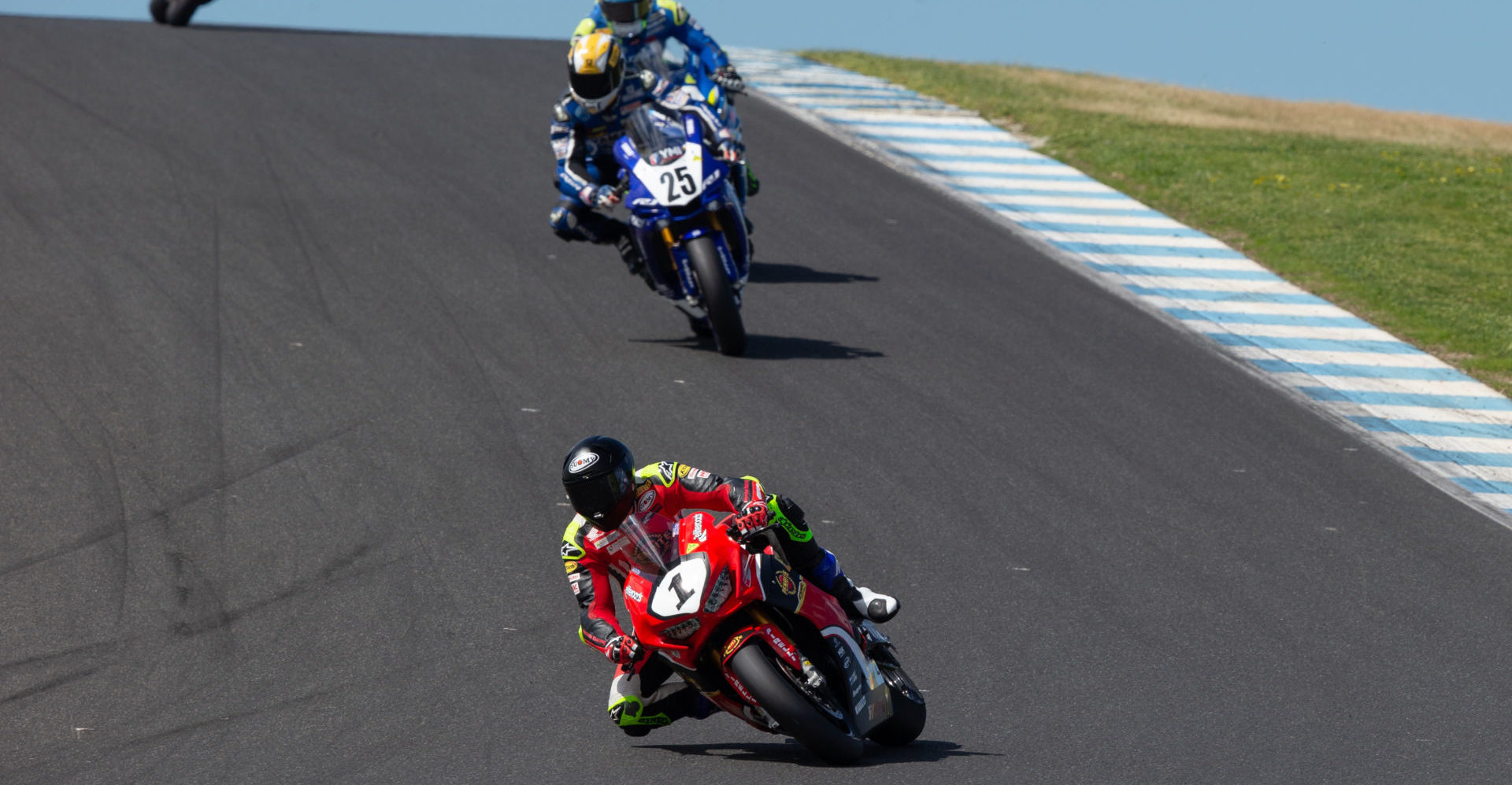 Troy Herfoss (1) leading at Australian Superbike. Photo courtesy of Motorcycling Australia.