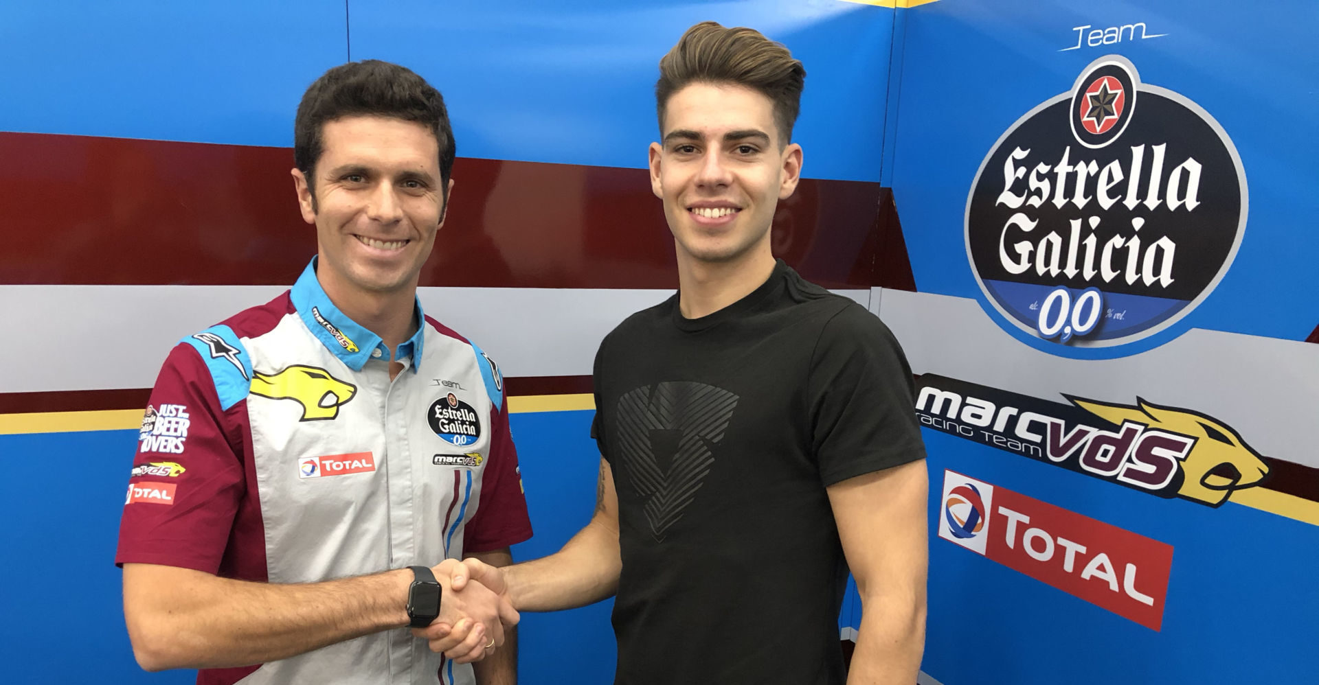 Augusto Fernandez (right) with Team Estrella Galicia 0,0 Marc VDS Team Manager Joan Olive (left). Photo courtesy of Team Estrella Galicia 0,0 Marc VDS.