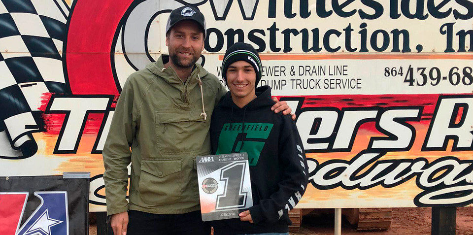 Ferran Sastre (right) with racer and race promoter Johnny Lewis (left) at Travelers Rest Speedway. Photo courtesy of DTRA/NoyesCamp.com.