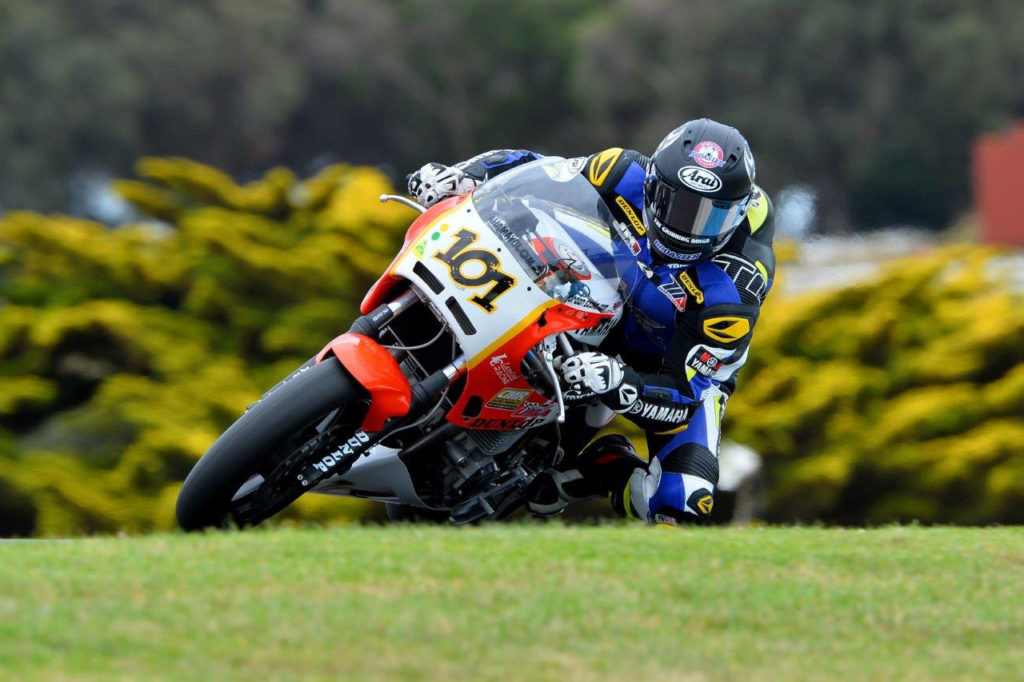 After a mechanical problem sidelined his motorcycle, Josh Hayes (101) had to borrow Jordan Szoke’s Yamaha FJ1200 in order to set a qualifying time in the second round of qualifying. Photo by Russell Colvin, courtesy of Phillip Island.