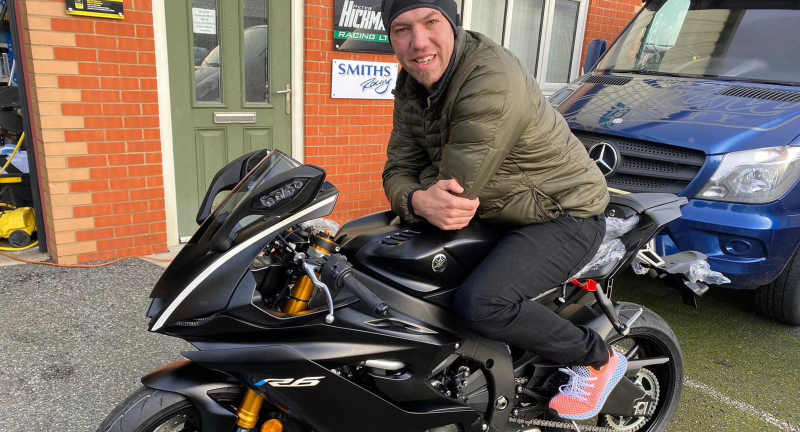 Peter Hickman and his new Yamaha YZF-R6. Photo courtesy of Smiths Racing Team.