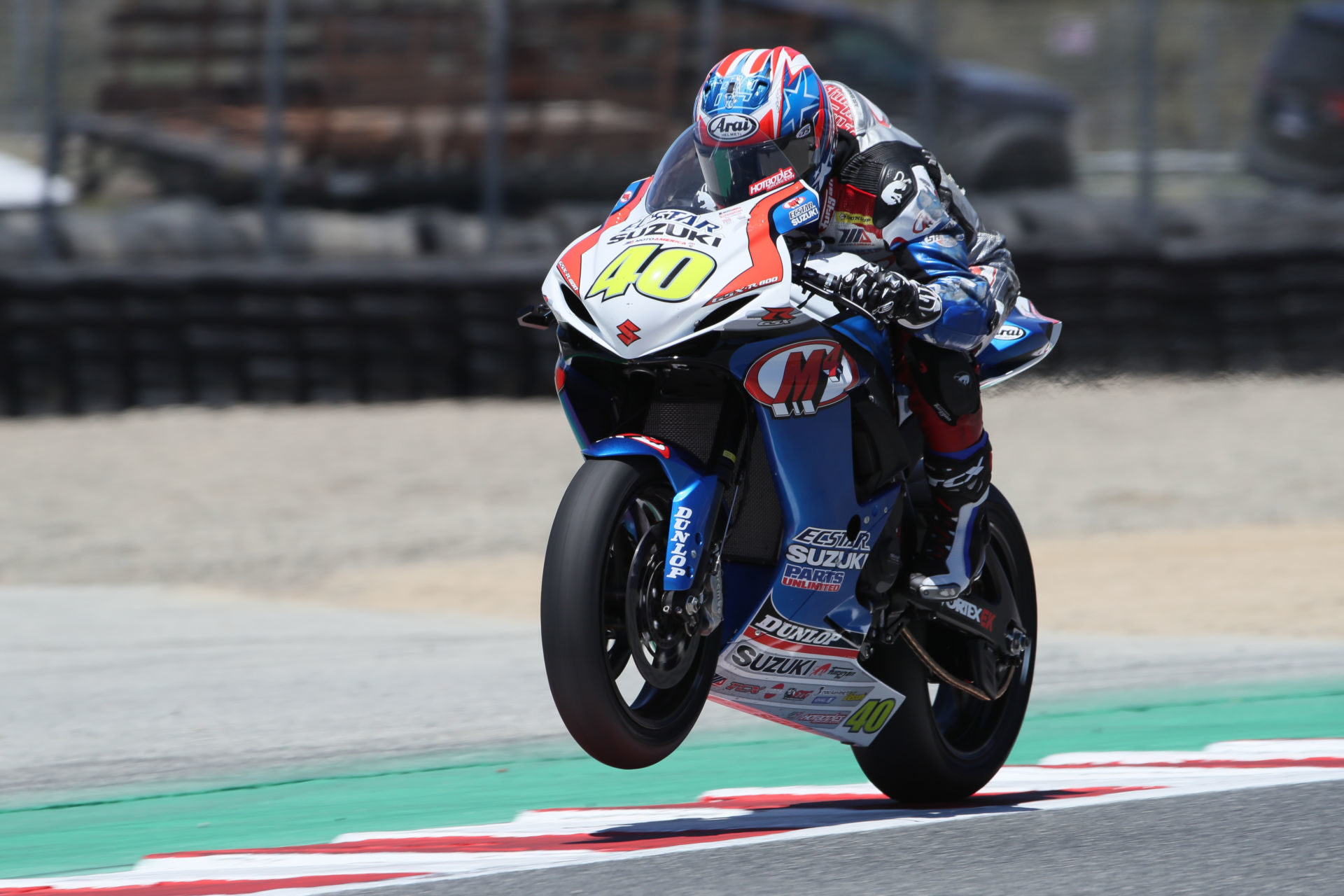 Sean Dylan Kelly (40) aboard his M4 ECSTAR Suzuki GSX-R600 during the 2019 MotoAmerica series. Photo by Brian J. Nelson.