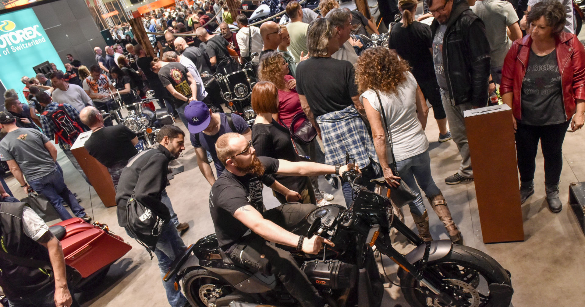 Fans at a previous INTERMOT Show. Photo courtesy Koelnmesse / INTERMOT.