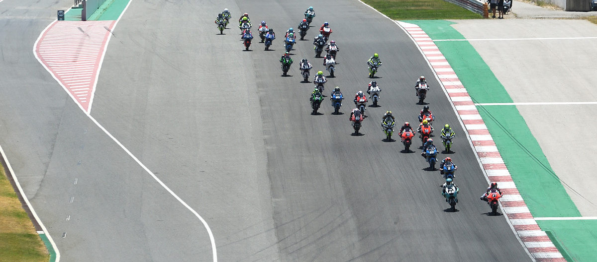 The start of the Repsol CEV Moto3 Junior World Championship race in Portimao, Portugal. Photo courtesy Repsol CEV Press Office.