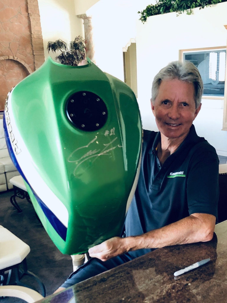 Four-time 500cc Grand Prix World Champion Eddie Lawson autographed the fuel tank of the 1999 Kawasaki ZRX1100 tribute bike being raffled by AHRMA. Photo courtesy AHRMA.