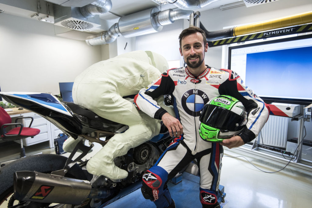 Eugene Laverty with his 3D rider model. Photo courtesy BMW Motorrad Motorsport.