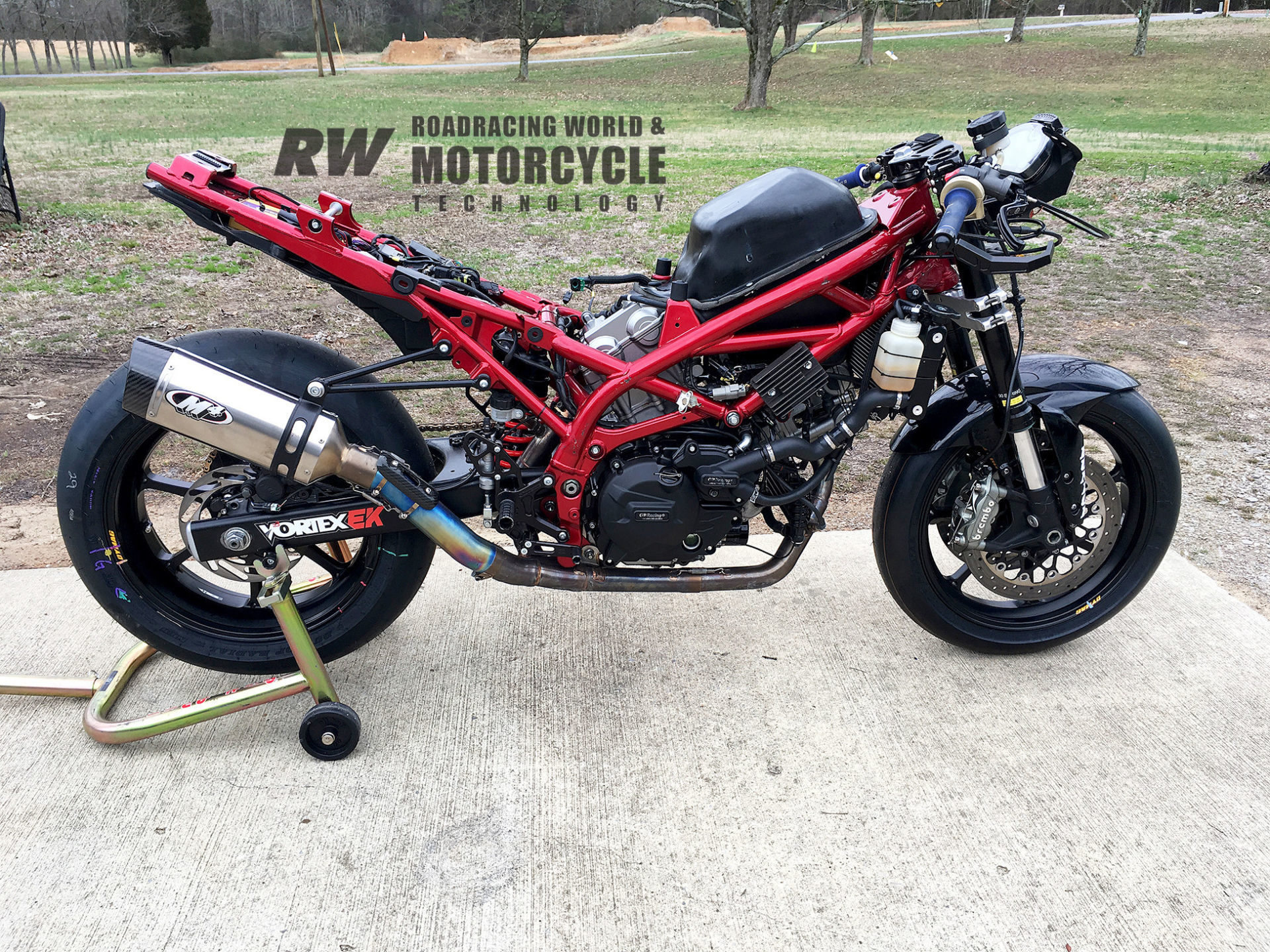 Alex Dumas’ 2019 Twins Cup-winning SV650 without bodywork, with the JHS Racing oversize, carbon-fiber airbox in place.