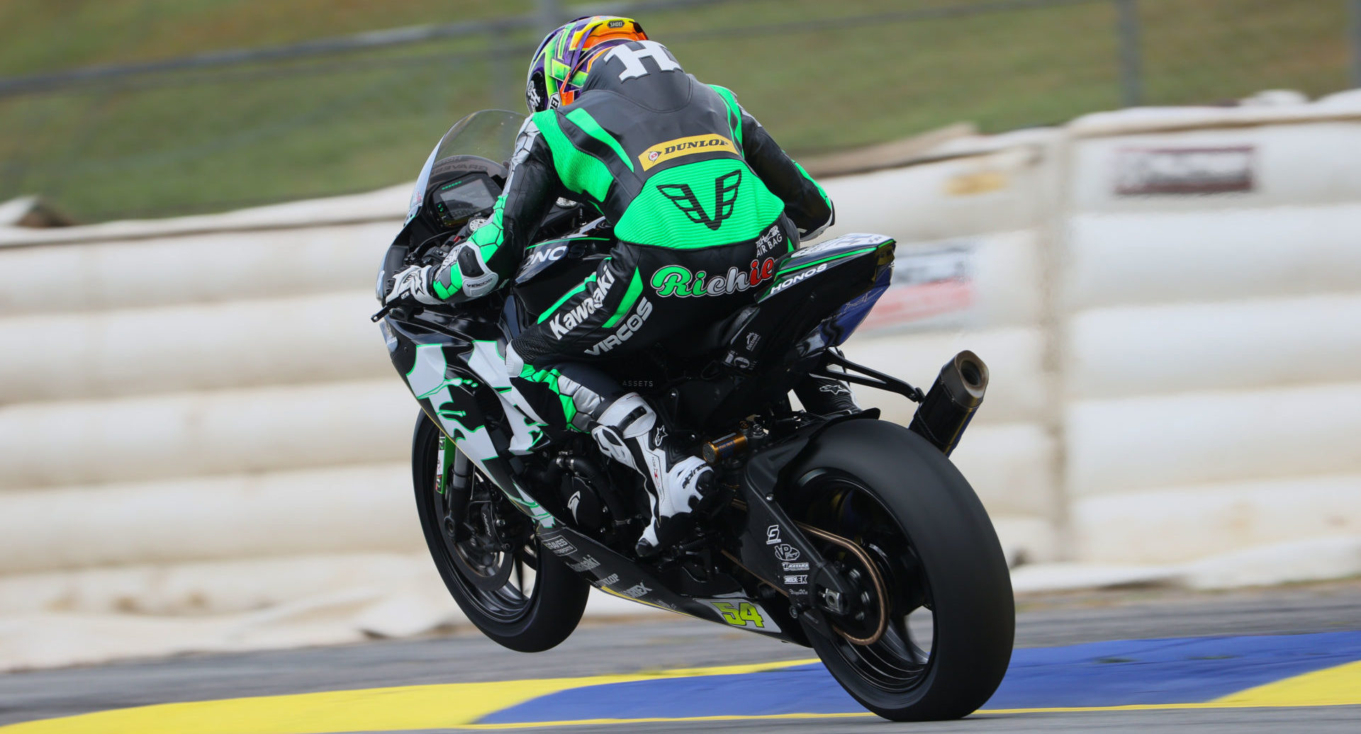 Richie Escalante (54) on his 636cc Kawasaki ZX-6R. Photo by Brian J. Nelson.