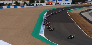 Jonathan Rea (1) leads a World Superbike race Sunday at Jerez. Photo courtesy Dorna. WorldSBK Press Office.