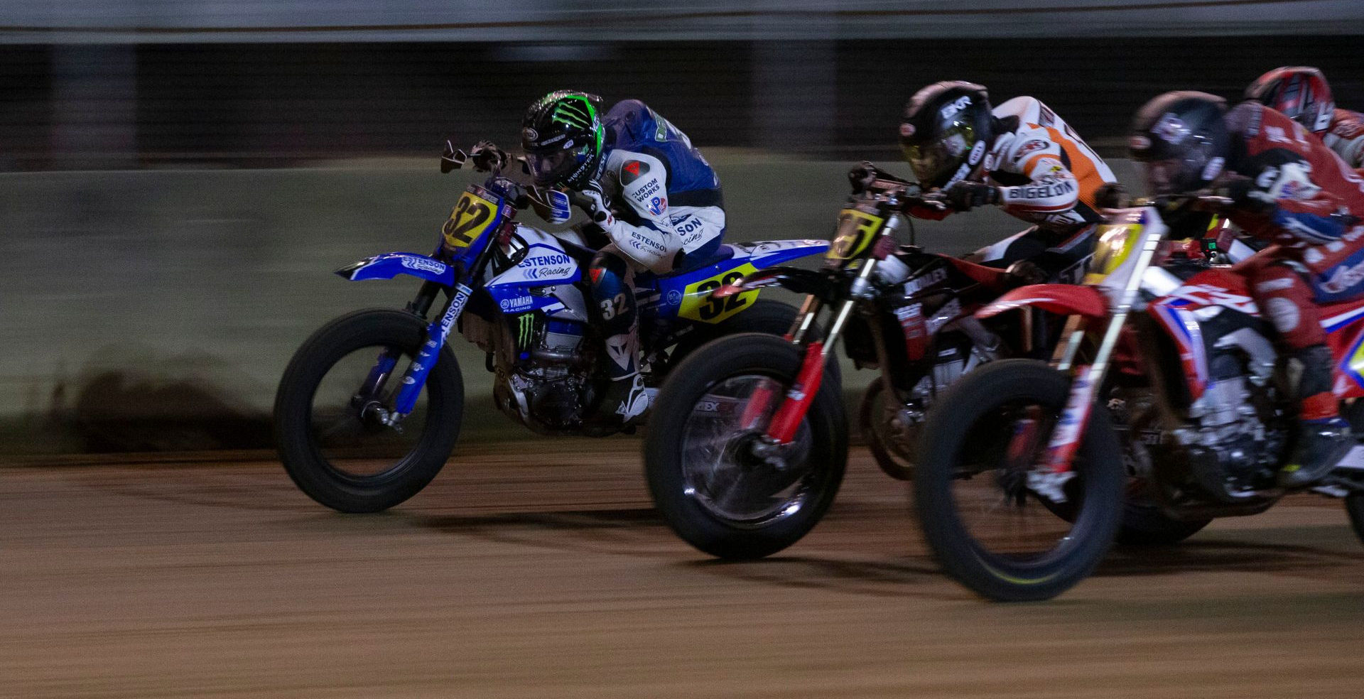 Dallas Daniels (32) edges ahead of other riders during an AFT Singles race at the Indy Mile. Photo courtesy Yamaha.