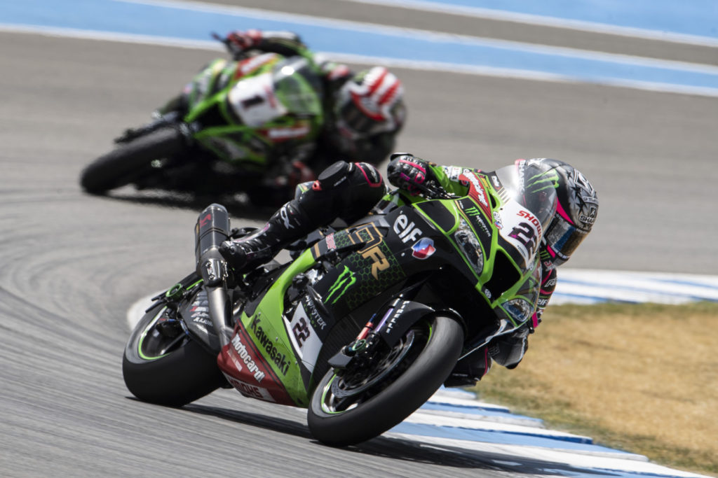 Alex Lowes (22) leading teammate Jonathan Rea (1) at Jerez. Photo courtesy Kawasaki.