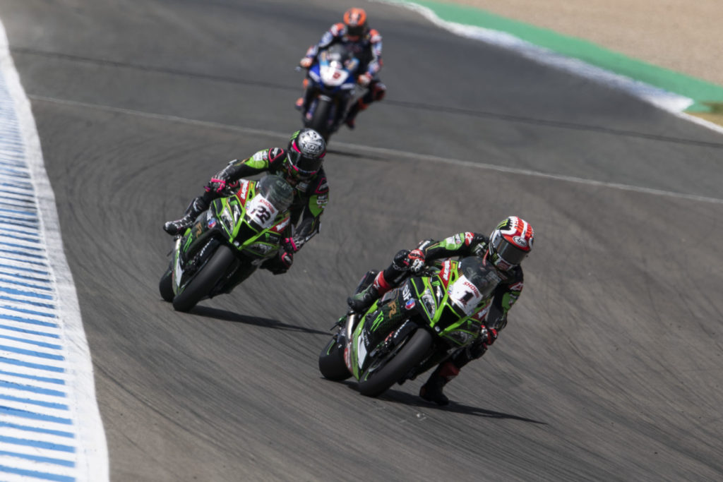 Jonathan Rea (1) leading Alex Lowes (22) and Michael van der Mark (60) at Jerez. Photo courtesy Kawasaki.