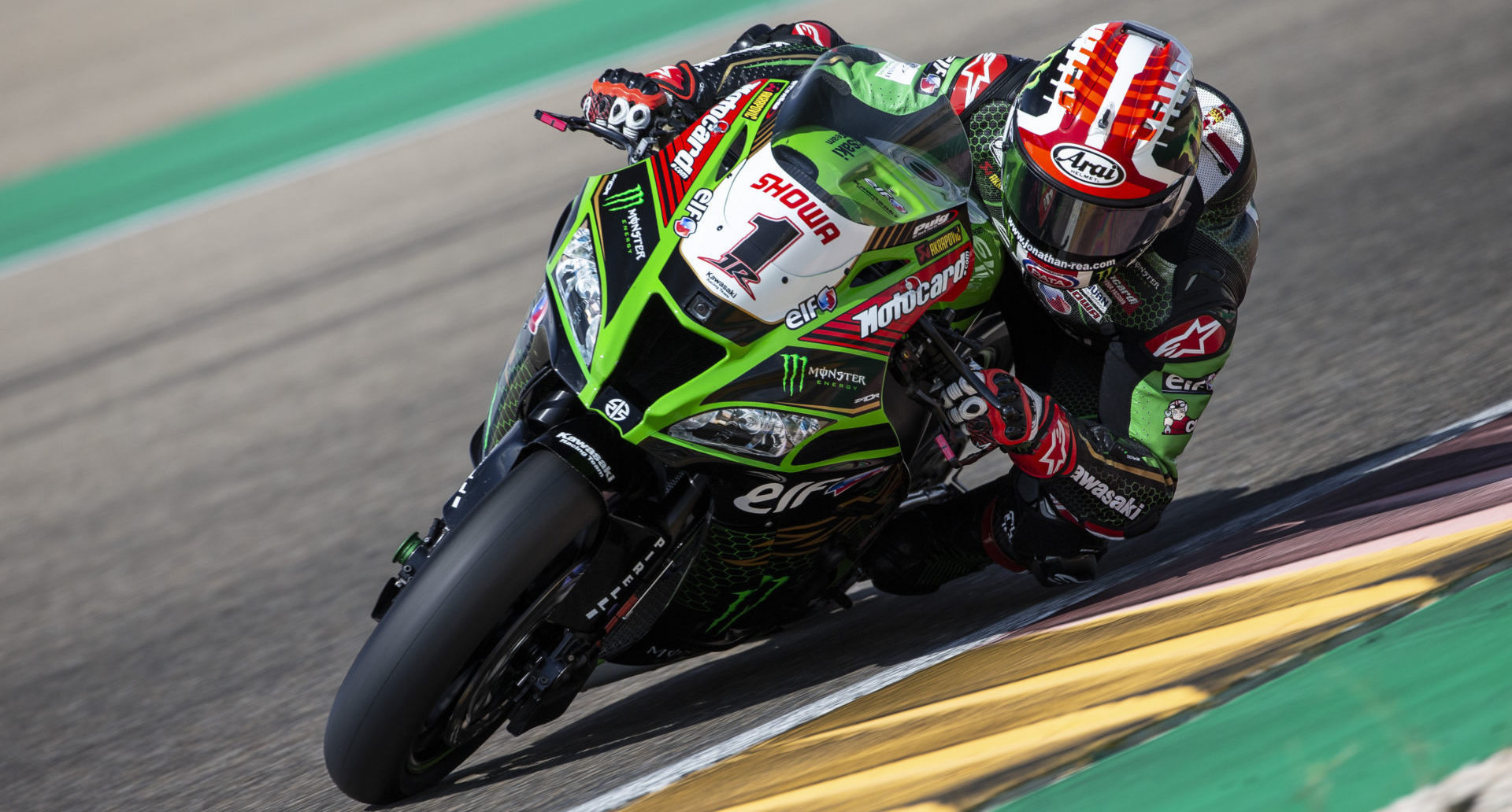 Jonathan Rea (1) in action at Motorland Aragon, in Spain. Photo courtesy Kawasaki.