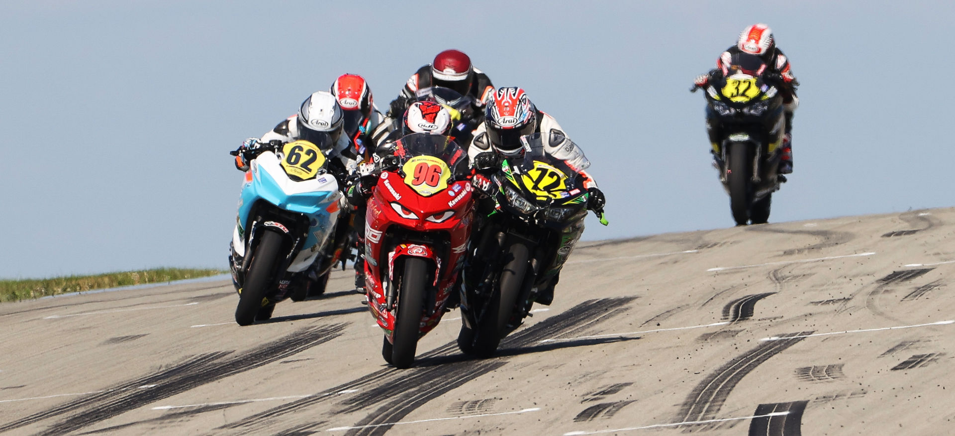 品揃え豊富で MotoAmerica: Great Photos - Roadracing World Magazine 小物