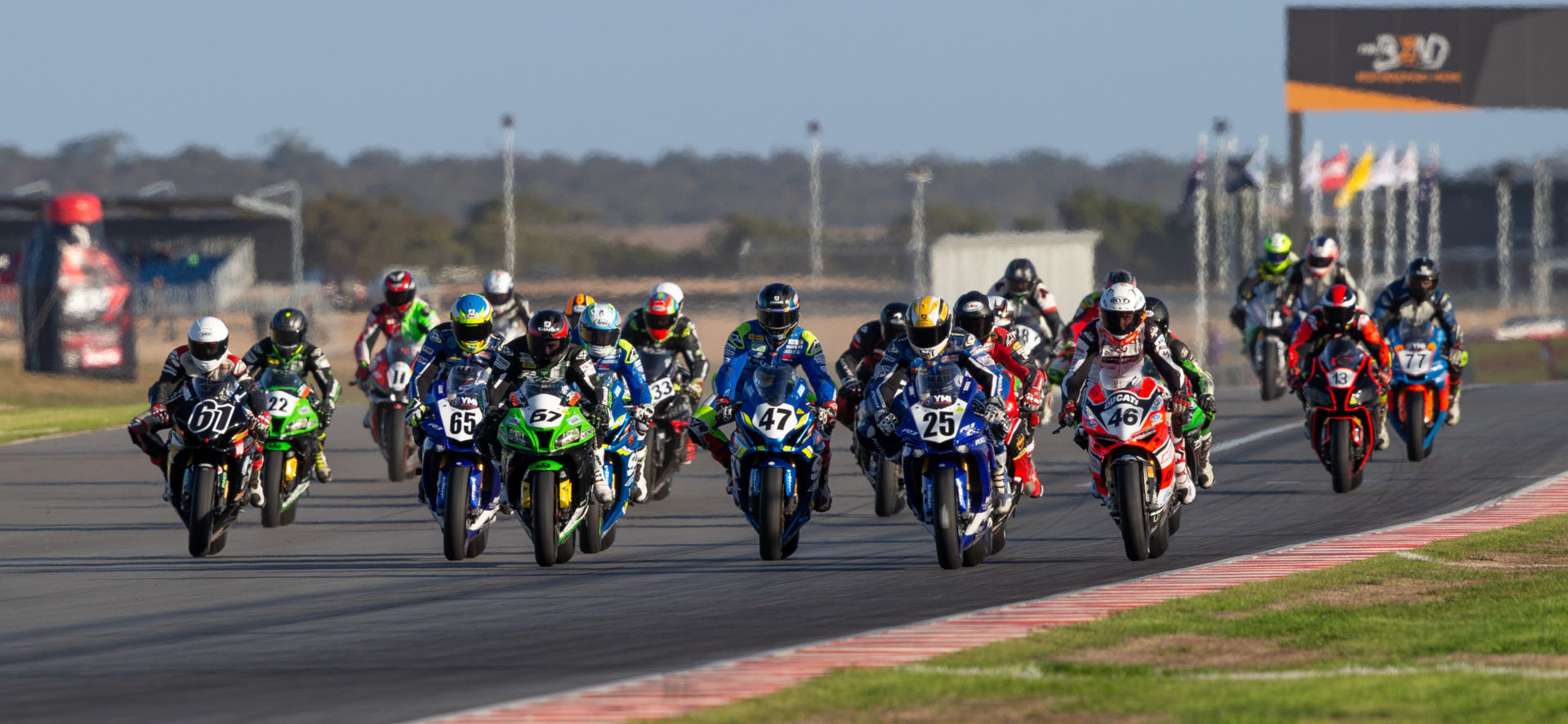 Australian Superbike: Race From The Bend Motorsport Park Roadracing World Magazine | Motorcycle Riding, Racing & Tech News