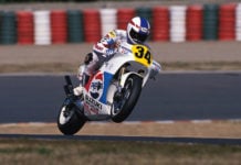 Kevin Schwantz (34). Photo courtesy Team Suzuki Press Office.