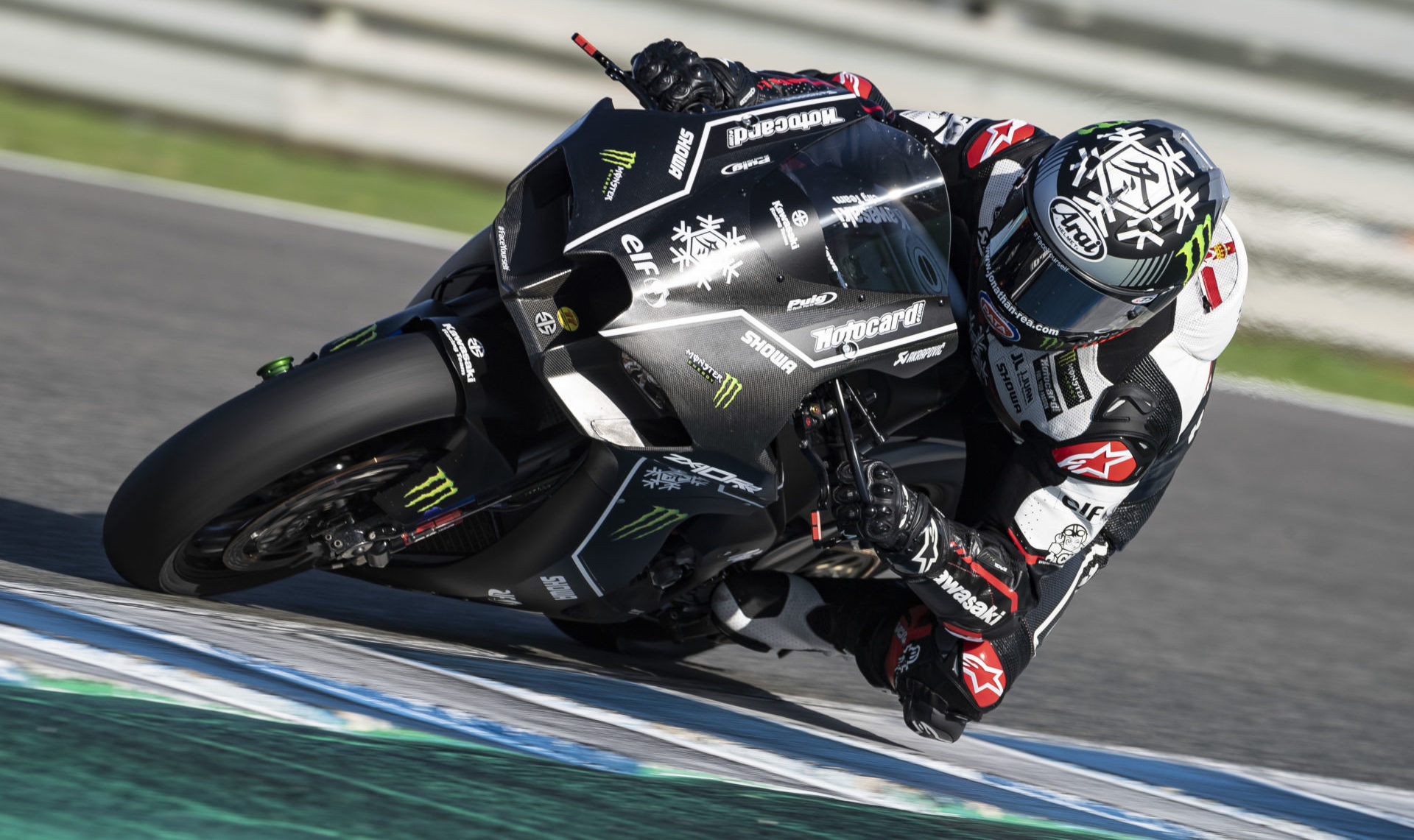 Jonathan Rea at speed on his new Kawasaki Ninja ZX-10RR Wednesday at Jerez. Photo courtesy Kawasaki.