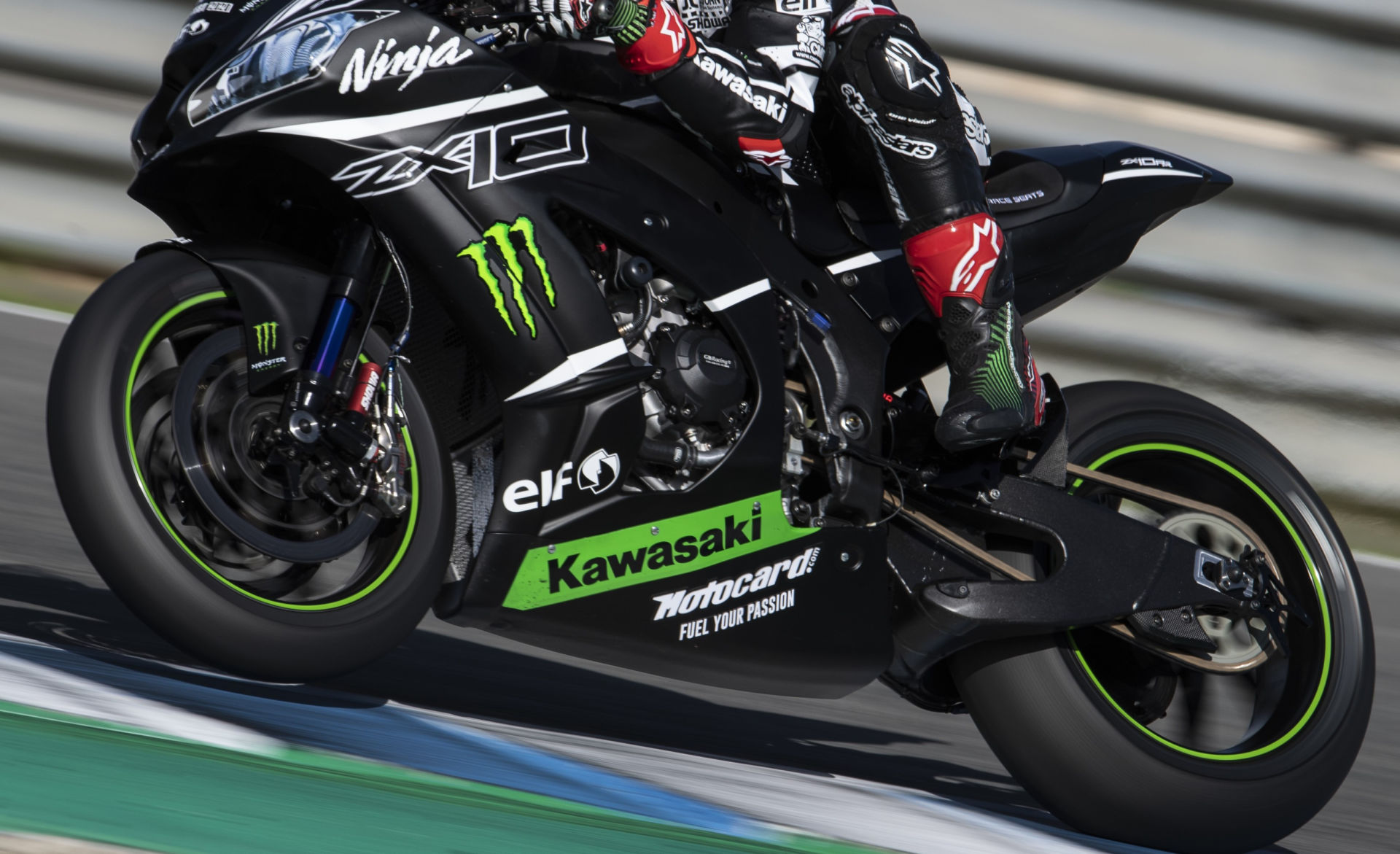 A GBRacing engine case cover on Jonathan Rea's factory Kawasaki ZX-10R during pre-season testing in 2020. Photo courtesy Kawasaki.