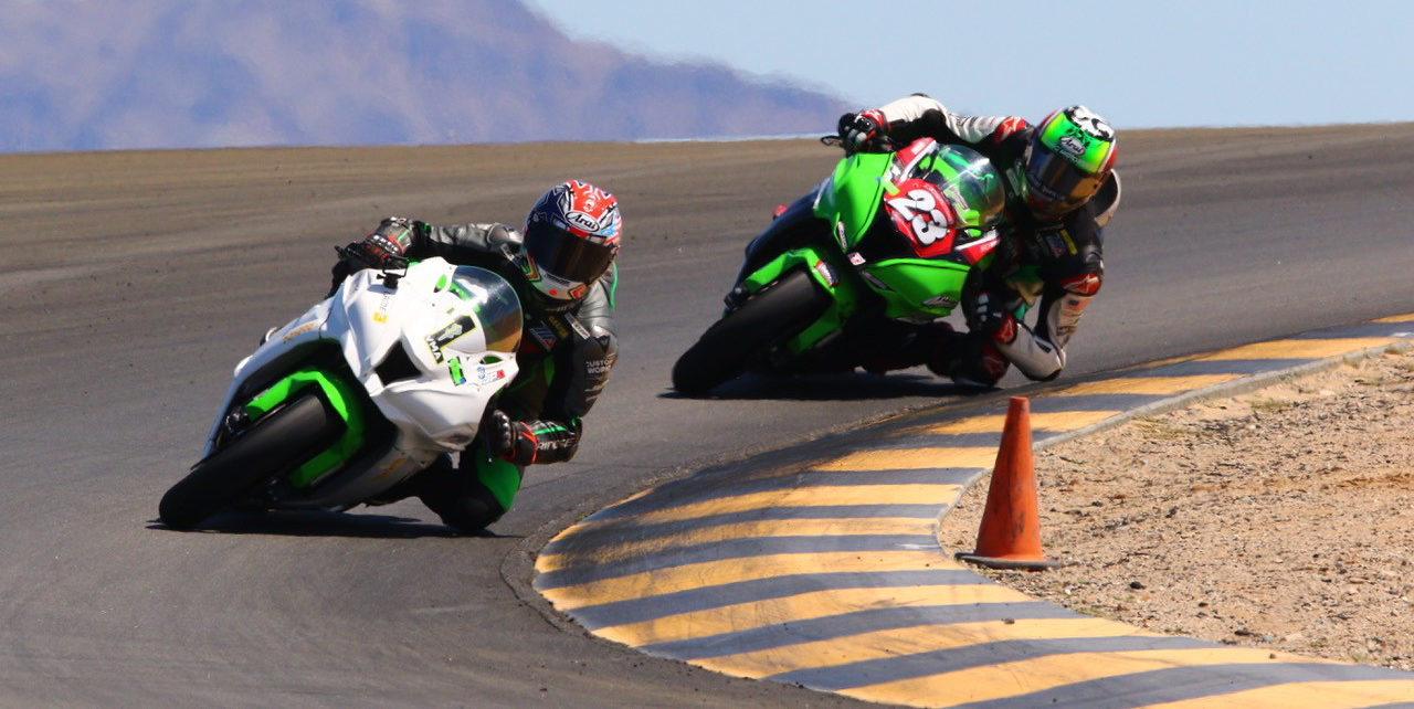 Michael Gilbert (1) leads Corey Alexander (23) at Chuckwalla Valley Raceway. Photo by CaliPhotography.com, courtesy CVMA.