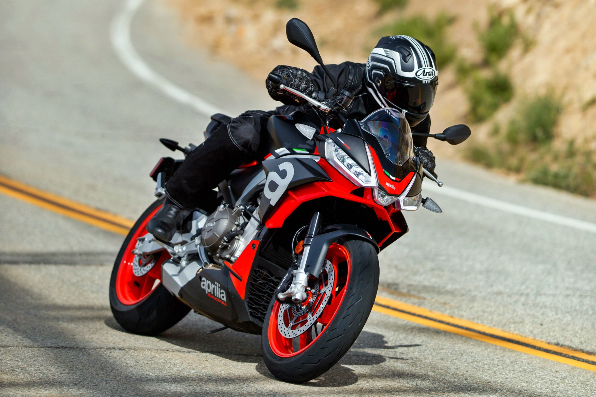 Roadracing World's Michael Gougis testing a 2021 Aprilia Tuono 660. Photo by Larry Chen.