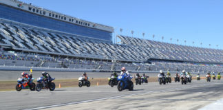 The start of the CCS Heavyweight Supersport Expert/Amateur and MotoGirlGT 600 SB race Friday afternoon at Daytona International Speedway. Photo by David Swarts.