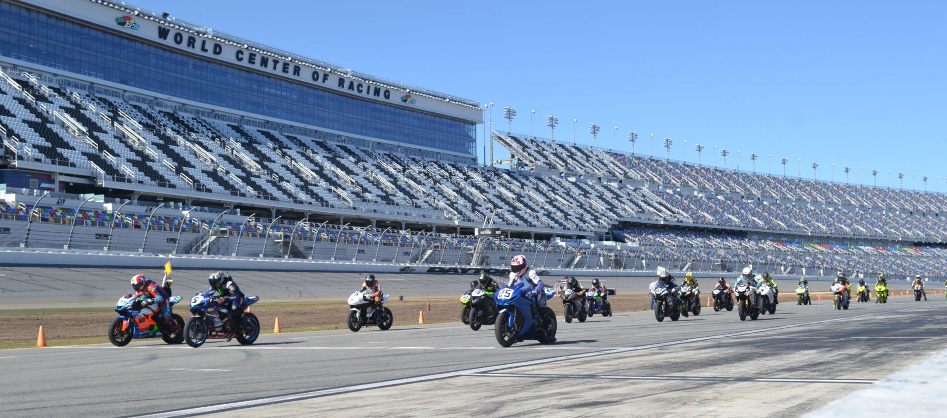 The start of the CCS Heavyweight Supersport Expert/Amateur and MotoGirlGT 600 SB race Friday afternoon at Daytona International Speedway. Photo by David Swarts.