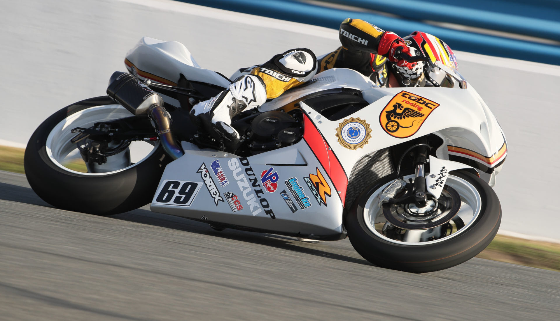 Danny Eslick (69) at speed on the TOBC Racing Suzuki GSX-R600. Photo by Brian J. Nelson, courtesy TOBC Racing.