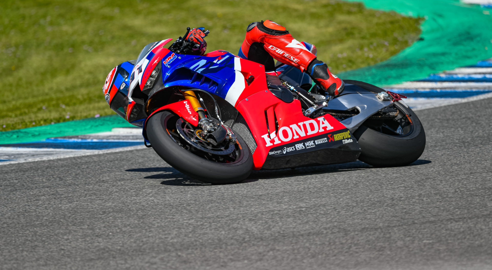 Leon Haslam (91). Photo courtesy Honda.