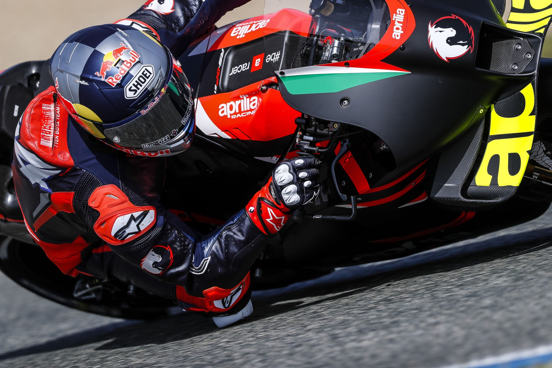 Andrea Dovizioso on an Aprilia RS-GP at Jerez. Photo courtesy Aprilia.