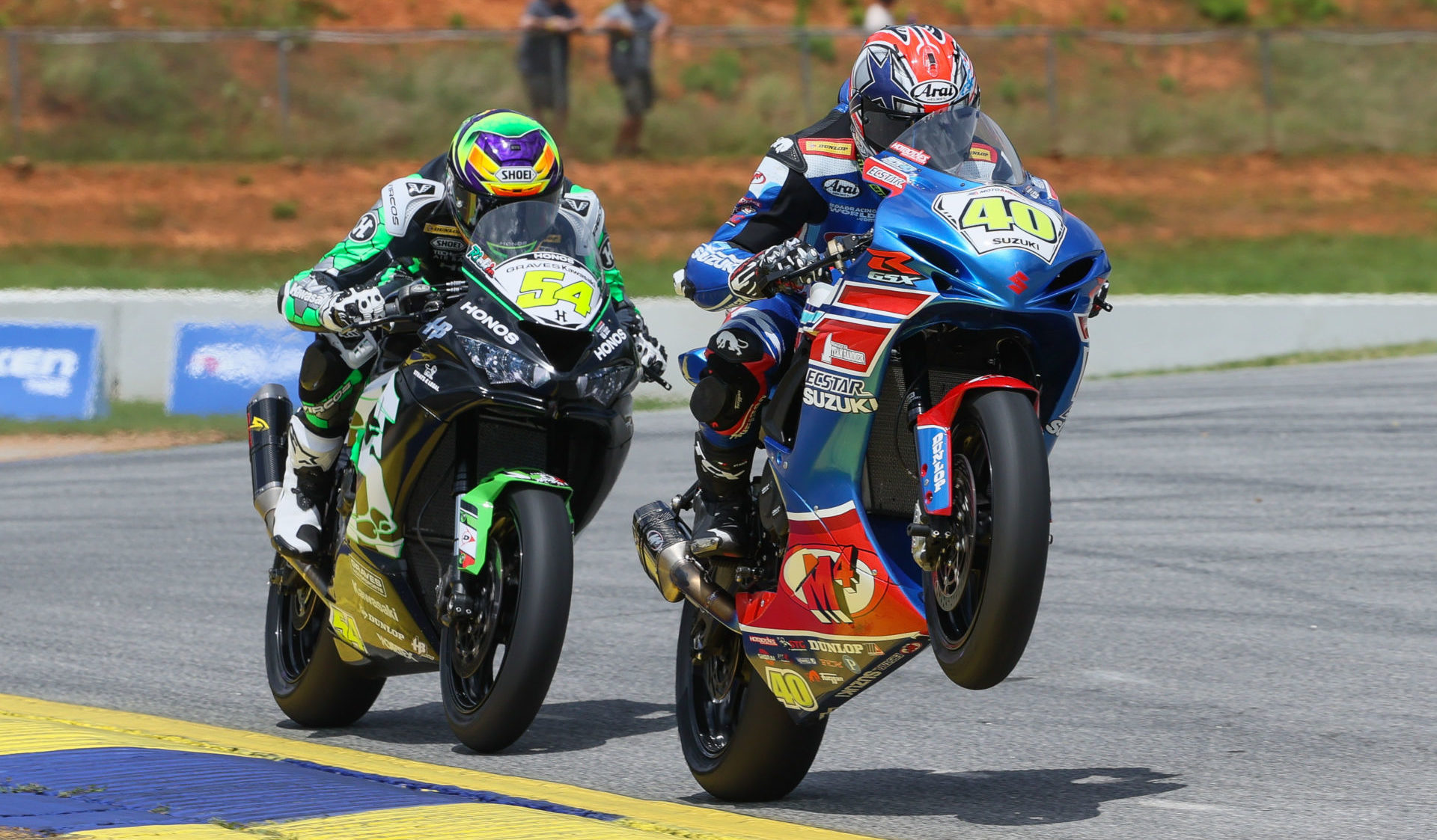 Sean Dylan Kelly (40) and Richie Escalante (54) battling for the lead in a MotoAmerica Supersport race at Road Atlanta in 2020. Photo by Brian J. Nelson, courtesy MotoAmerica.