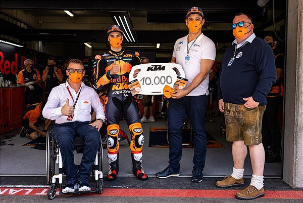 (From left) KTM Motorsports Director Pit Beirer, MotoGP racer Miguel Oliveira, Nuno Andrade (Medika S.A.), and Josef Joachimbauer (JFJ Consulting GmbH). Photo courtesy KTM.