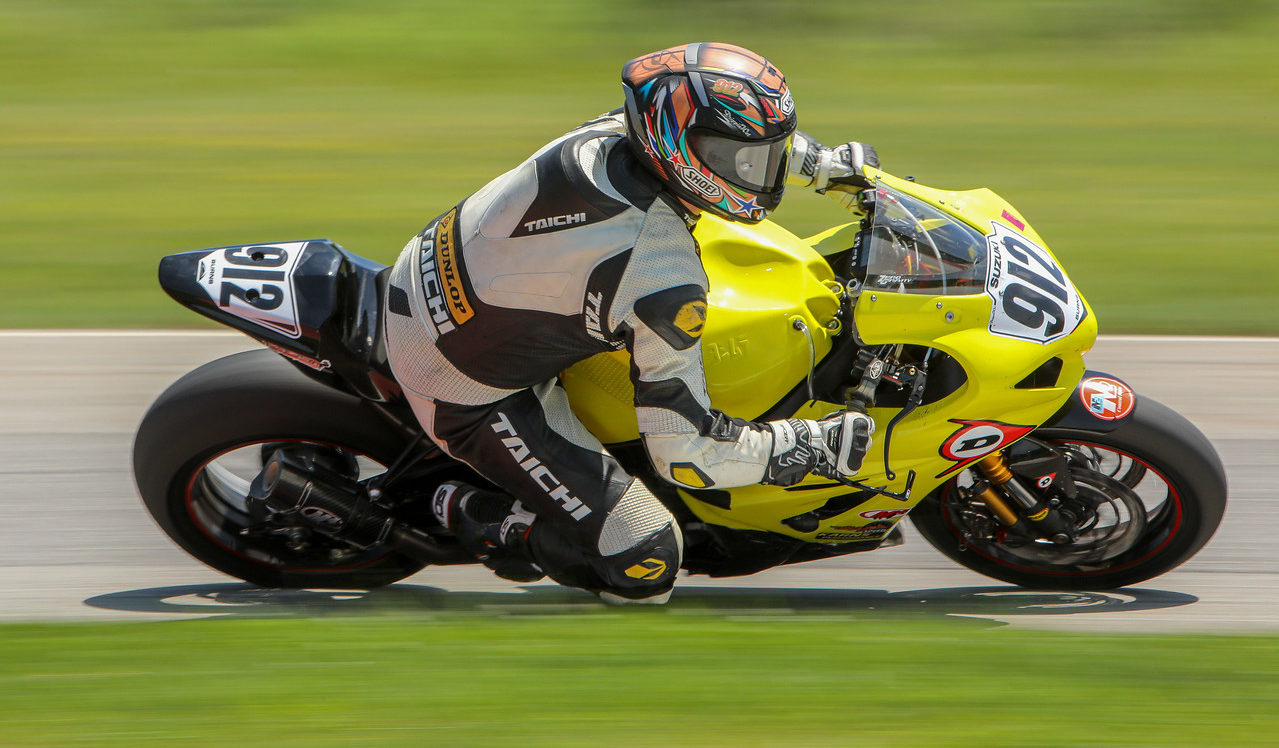 Brad Burns (912) on the Twisted Speed Racing Suzuki GSX-R1000 at Nelson Ledges Road Course. Photo by Turn 13 Photo, courtesy N2 Racing.