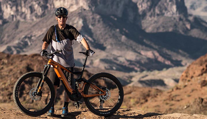 Eddie Lawson with his Giant E-Bike. Photo courtesy Giant Group.