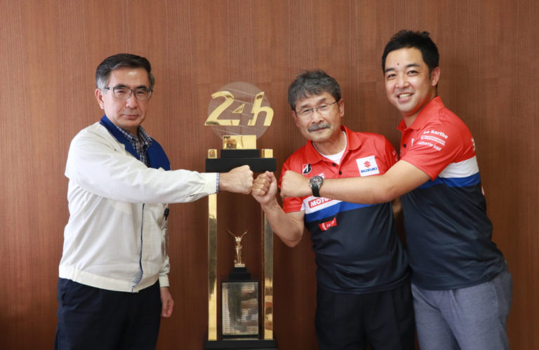 Yoshimura SERT Motul Delivers Le Mans Trophy & Racebike To Suzuki