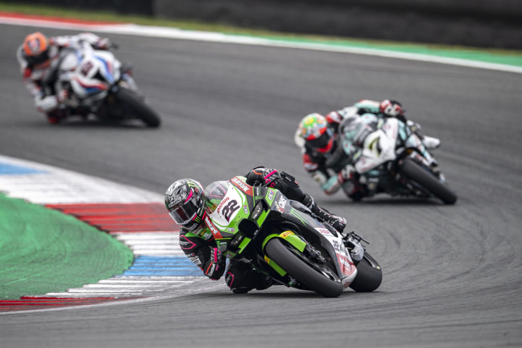 Alex Lowes (22) heads Chaz Davies (7) and Michael van der Mark at Assen. Photo courtesy Kawasaki.