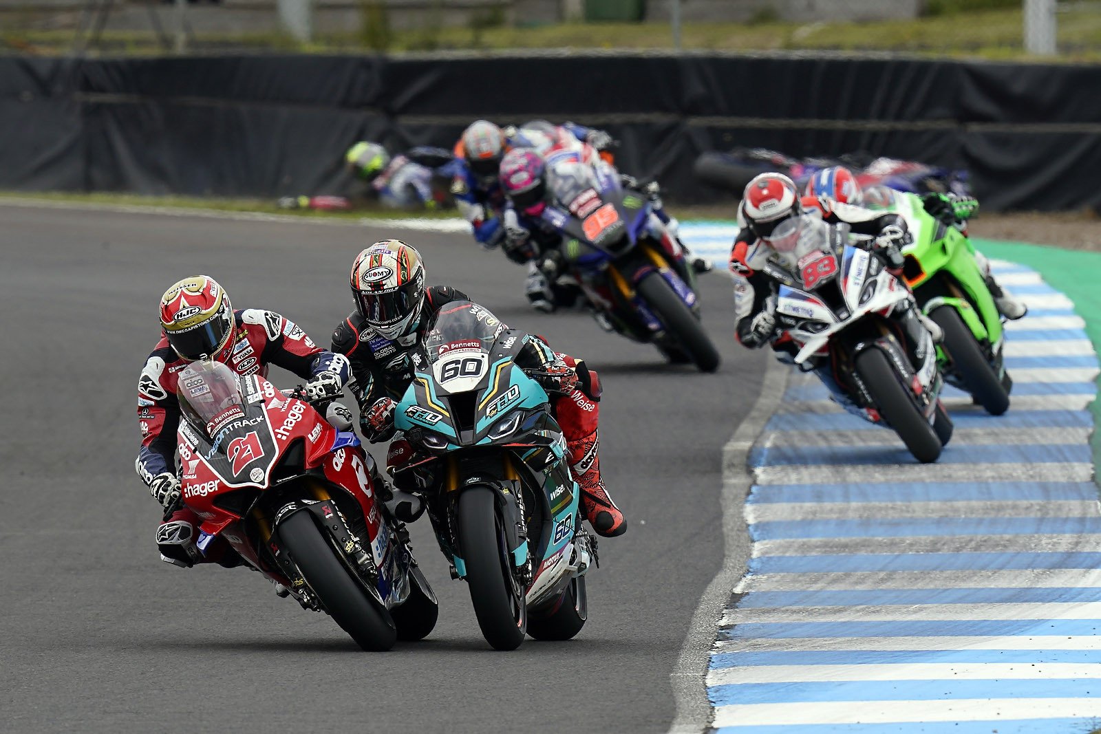 Christian Iddon (21) and Peter Hickman (60) fight for position ahead of Danny Buchan (83) and others at Knockhill. Photo courtesy MotorSport Vision Racing.