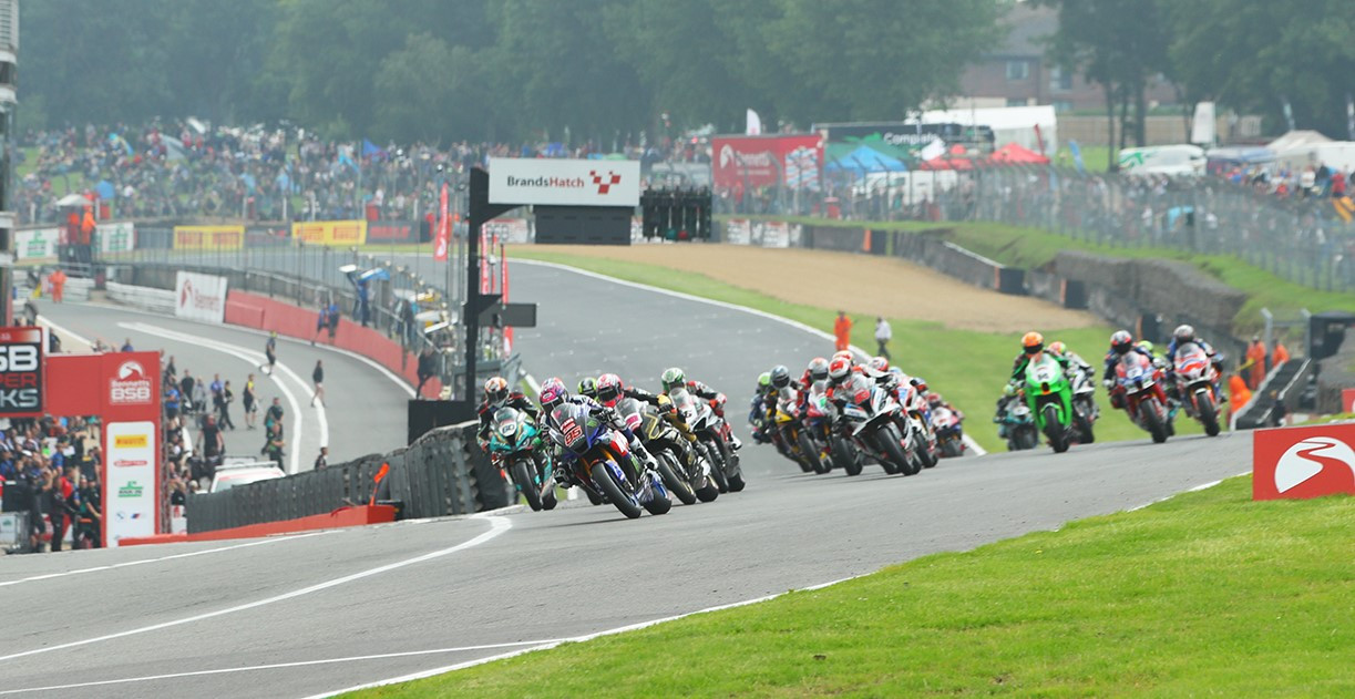 The start of British Superbike Race One at Brands Hatch. Photo courtesy MSVR.