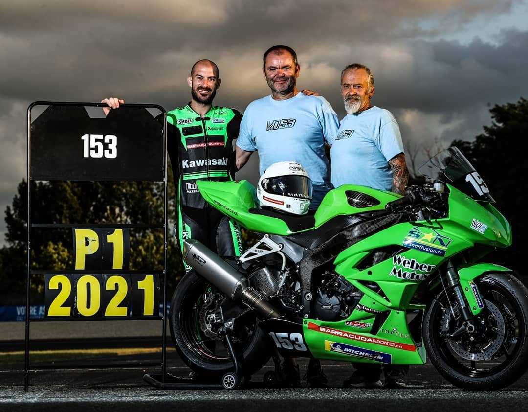 2021 French Supersport Champion Valentin Debise (left) with mechanics Kees Bredveld (center) and Francois Brucker (right). Photo courtesy Valentin Debise.