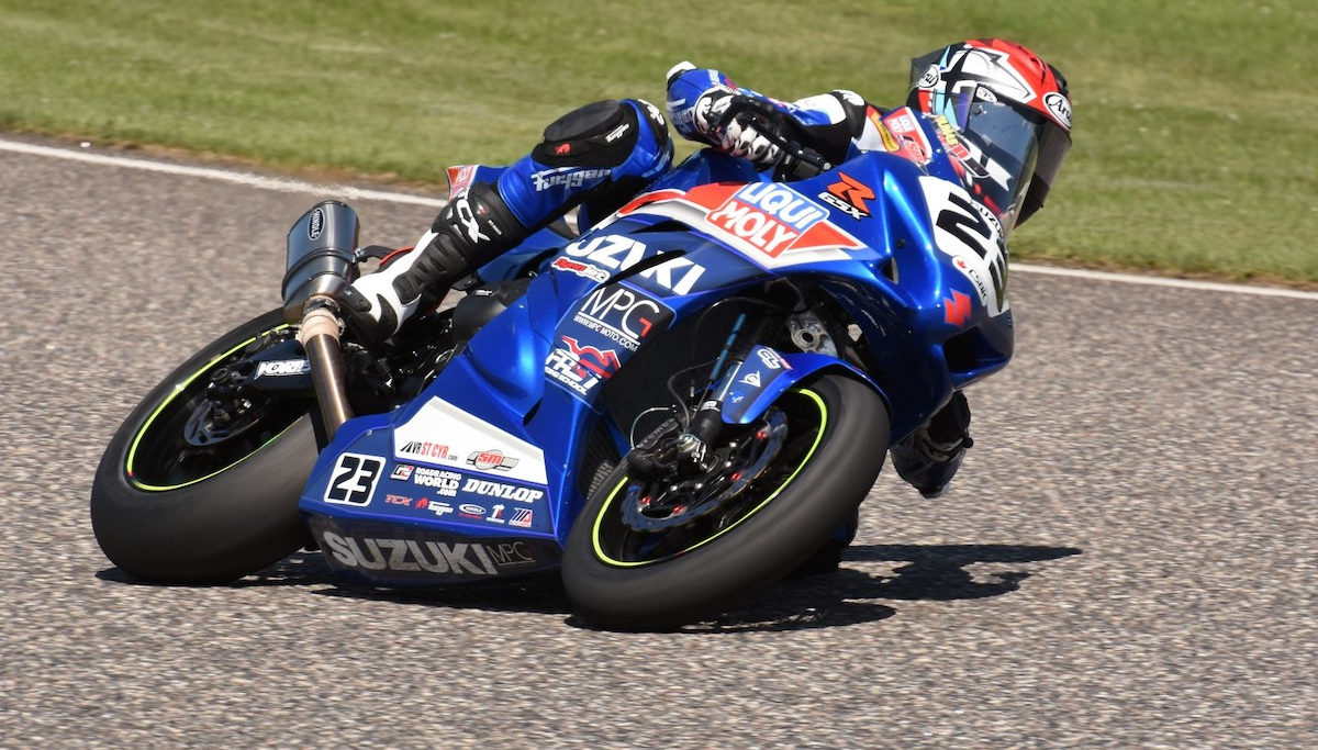 Alex Dumas (23), age 18, leads the standings in the 2021 Canadian National Superbike Championship aboard the FAST Riding School co-sponsored Suzuki GSX-R1000. Photo by Colin Fraser, courtesy CSBK.