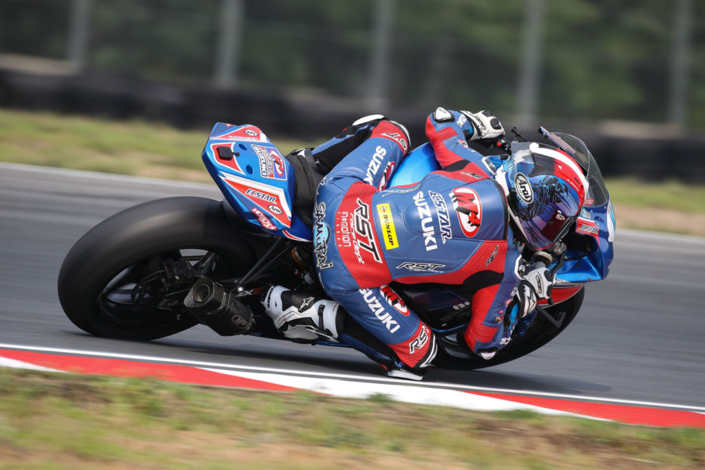 Sam Lochoff (44) continues to improve quickly and scored two podium finishes on his GSX-R600. Photo by Brian J. Nelson, courtesy Suzuki Motor USA, LLC.