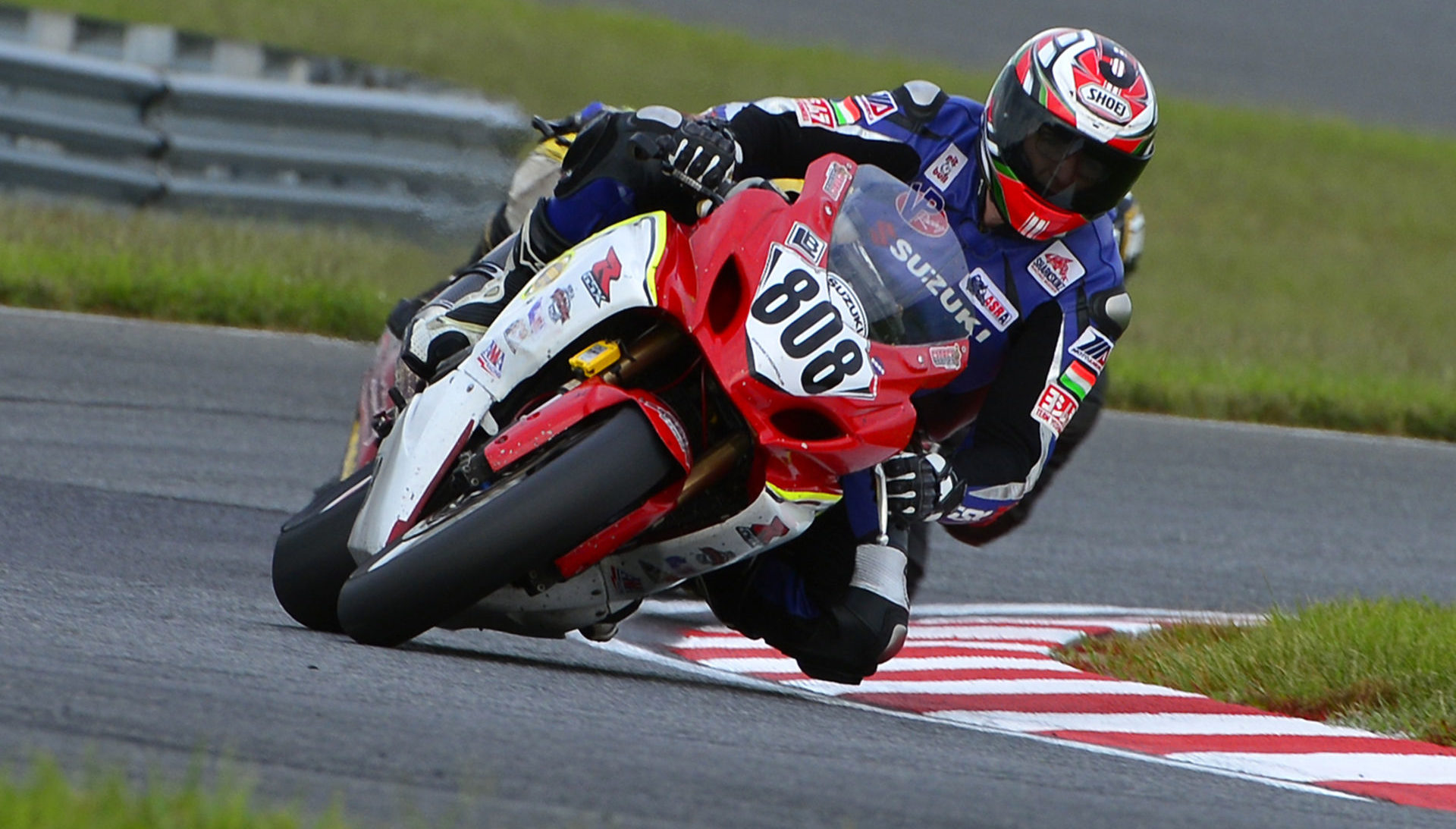 Antal Halasz (808) on the Spring Scaffolding Suzuki at NJMP. Photo by Lisa Theobald, courtesy ASRA/CCS.