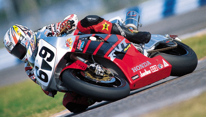 Nicky Hayden (69) on his American Honda RC51 AMA Superbike, circa 2002. Photo courtesy American Honda.