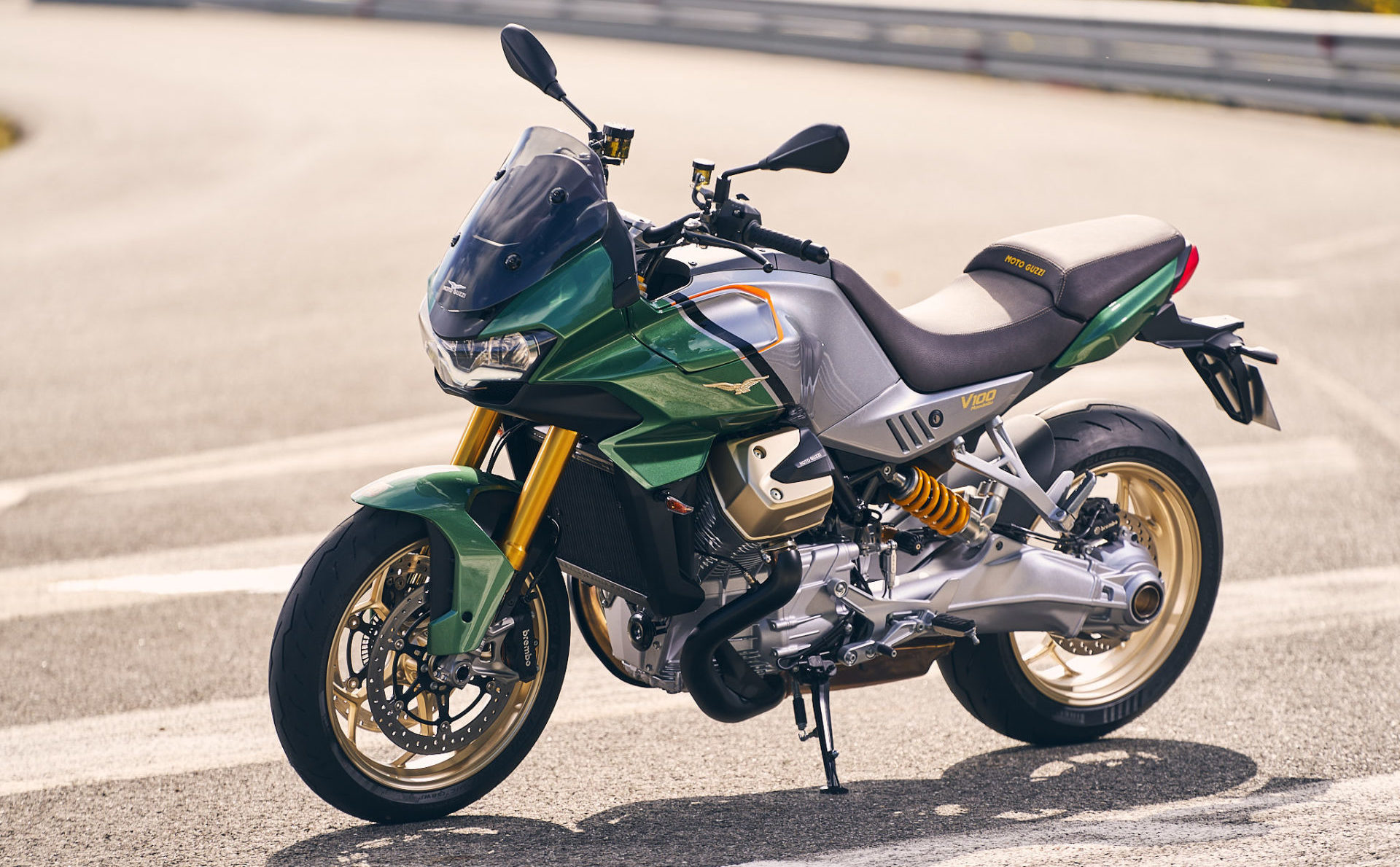 Moto Guzzi Introduces Sporty, Technology-Packed V100 Mandello - Roadracing  World Magazine