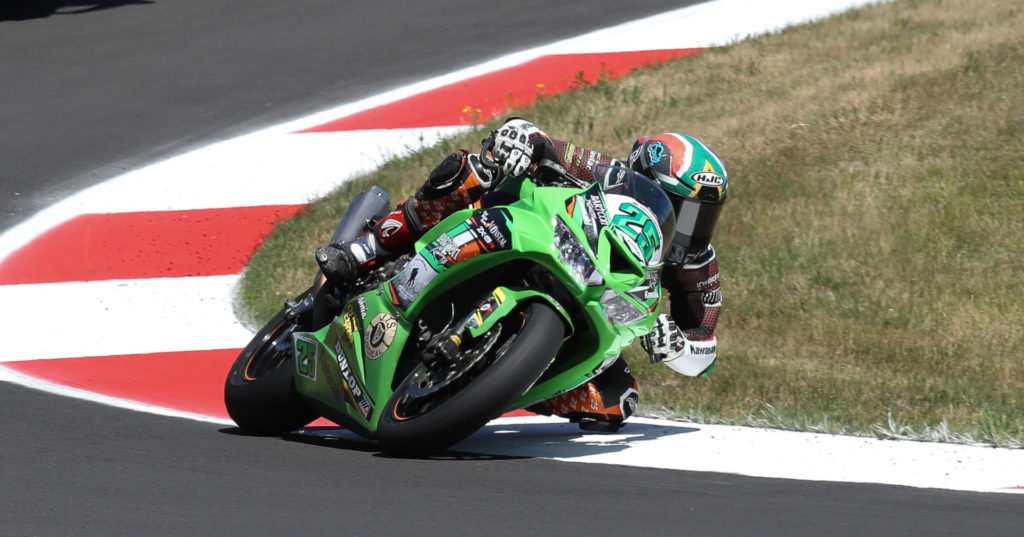 Dominic Doyle (25) on his 636cc BARTCON Racing Kawasaki ZX-6R. Photo by Brian J. Nelson.