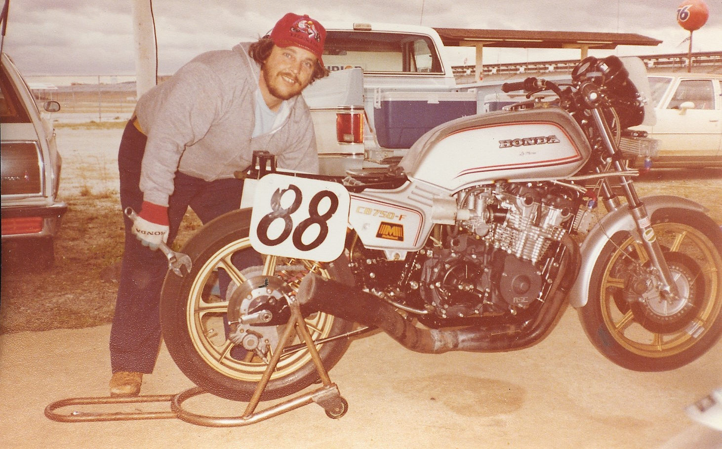 Larry Worrell with Roberto Pietri's factory Honda CB750F/1025 AMA Superbike in the early 1980s. Photo courtesy Dennis Zickrick,