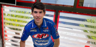 Richie Escalante signs his new contract with Team Hammer. Photo courtesy Team Hammer