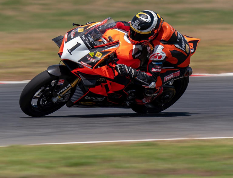 Australian Superbike: Maxwell Quickest In Practice At The Bend