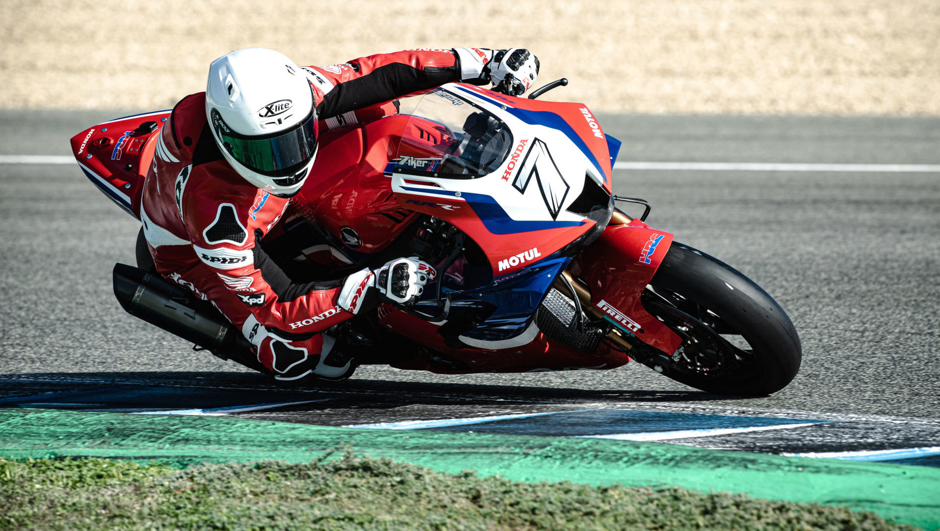 Iker Lecuona (7) testing his new Honda CBR1000RR-R Fireblade SP Superbike at Jerez. Photo courtesy Honda.